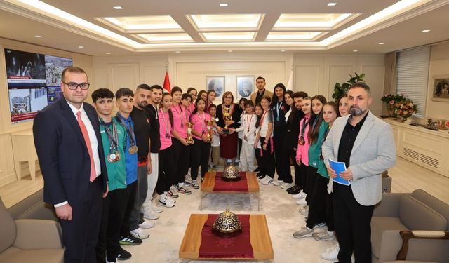 Spor şehri Gaziantep'in şampiyonlarından Başkan Şahin'e ziyaret