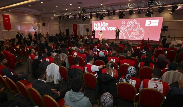 Türk Kızılay'dan 'İyiliğe Engel Yok' buluşması: Henry Dunant Ödülü alındı