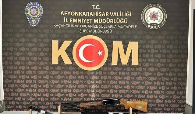 Afyonkarahisar'da Tefecilik Operasyonunda 5 Kişi Gözaltına Alındı