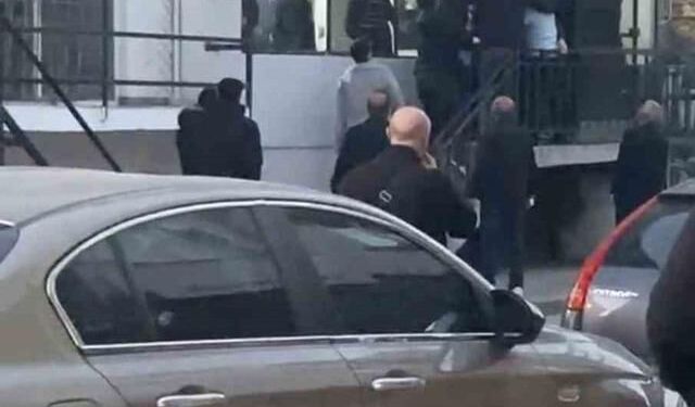 Bursa Osmangazi'de İki Grup Arasında Tekmeli Sopalı Kavga