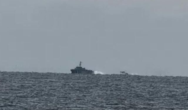 Çanakkale Açıklarında Yunan Sahil Güvenlik Botu Türk Ekiplerince Uzaklaştırıldı