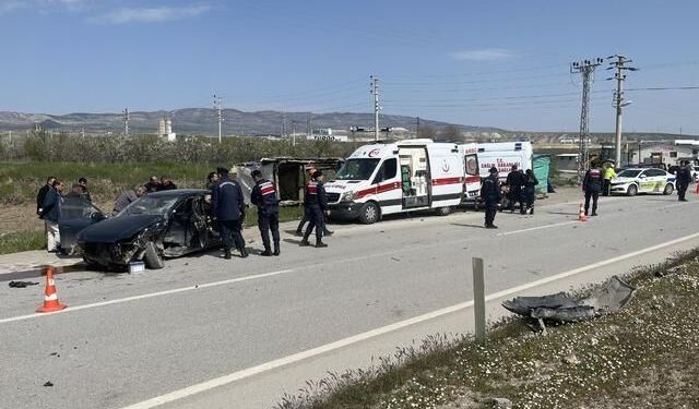 Çankırı'da Kavşakta Meydana Gelen Kazada 4 Kişi Yaralandı