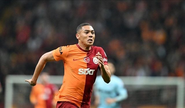 Carlos Vinicius, 16 Dakikada Üst Üste 3 Penaltı Kaçırdı