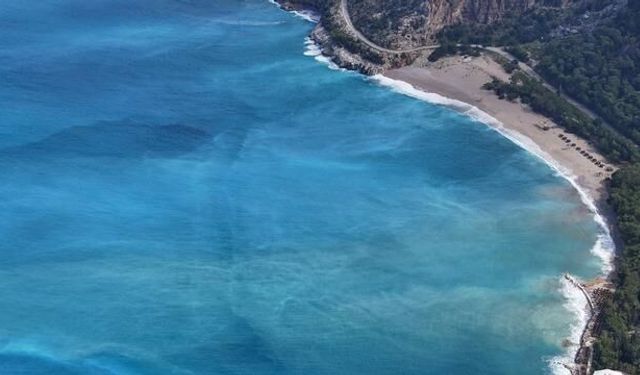 Fethiye'de Sağanak Sonrası Ölüdeniz'in Rengi Turkuaza Döndü