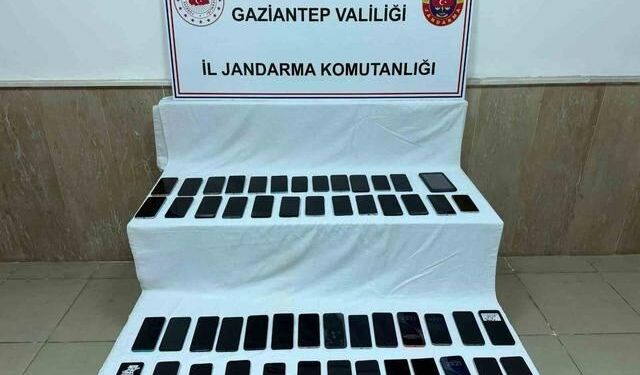 Gaziantep'te 2 Milyon TL Değerinde Kaçak Telefon Operasyonu