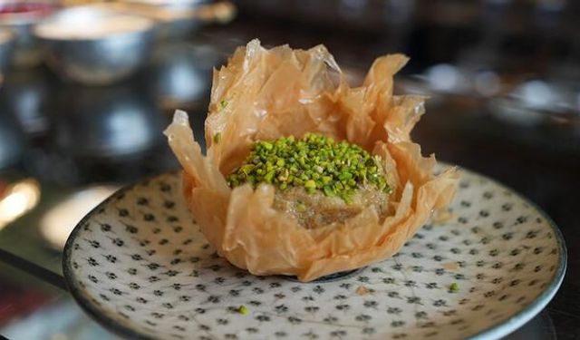 Gaziantep'te Baklava Kırıntılarından Yeni Tatlı: Baklavalı Helva