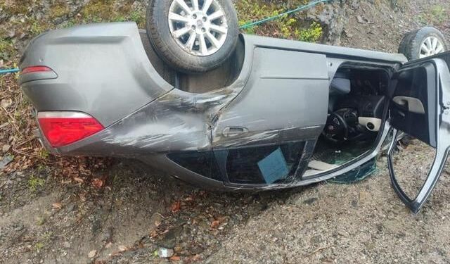 İnebolu'da Takla Atan Otomobilde Sürücü Yaralanmadı