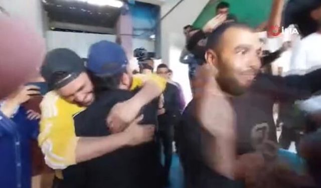 İsrail, Gazze'de Tutuklu 12 Filistinliyi Serbest Bıraktı