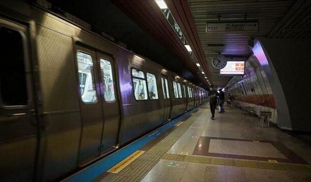 İstanbul Valiliği Kararıyla Taksim Metro İstasyonu Geçici Olarak Kapatıldı