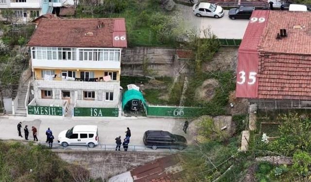 Karabük'te Mesih Olduğunu İddia Eden Şahsın Evindeki Yazılar Kaldırıldı