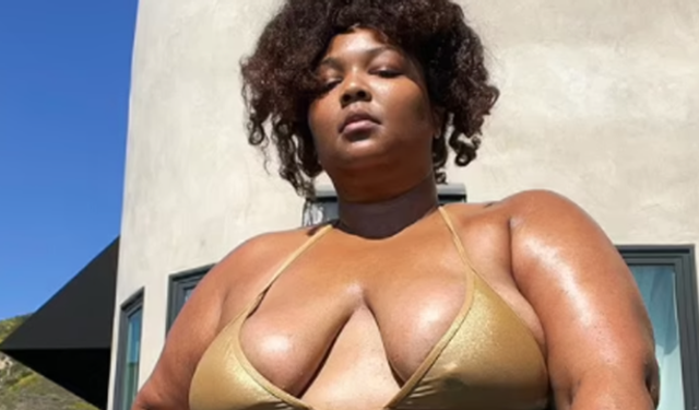 Lizzo, 38. Doğum Gününde Cesur Mini Elbisesiyle Göz Kamaştırdı