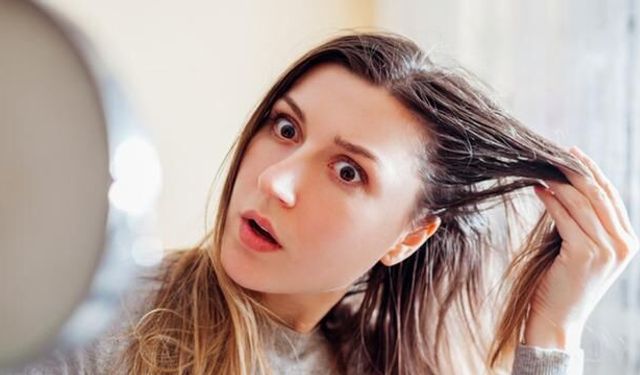 Regl Döneminde Saçların Ani Yağlanmasının Hormonal Nedeni
