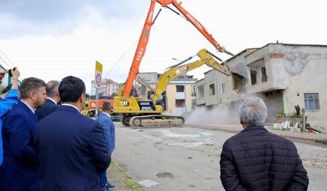 Samsun Anadolu Mahallesi'nde Kentsel Dönüşüm Yıkımları Başladı