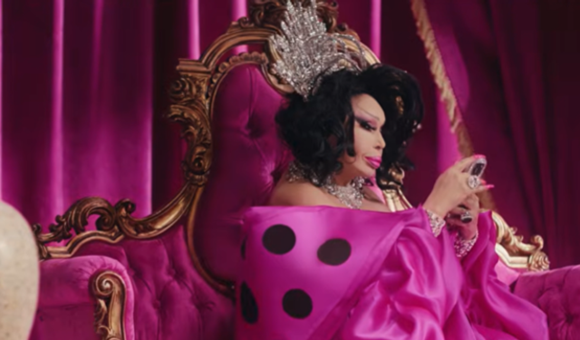 Bülent Ersoy'un Reklam Ücreti Sosyal Medyada Gündem Oldu