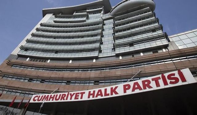 CHP'de Kurultay Süreci Başlıyor: Özgür Özel Cephesi İlk Adımı Yarın Atacak
