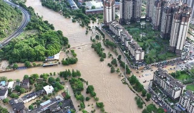 Çin'in Orta ve Güney Bölgelerinde Sel Felaketi: 21 Kişi Hayatını Kaybetti
