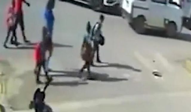 Çocuğun Kanalizasyona Düşmesi Çevredekilerin Müdahalesiyle Sonuçlandı