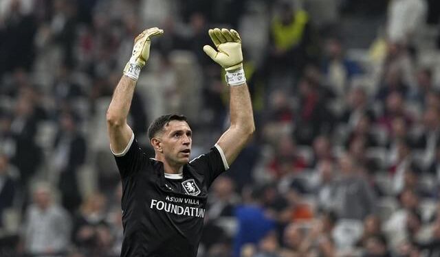 Emiliano Martínez'den Takdir Toplayan Davranış