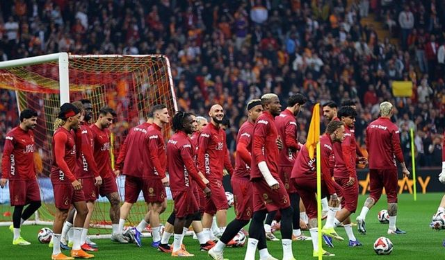 Galatasaray'da 16 Futbolcunun Takımdan Ayrılması Bekleniyor