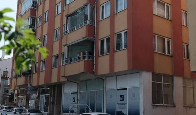 Kastamonu'da Genç Kızın Balkondan Atlamasıyla İlgili Öğretim Görevlisi Tutuklandı