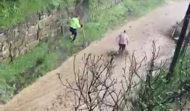 Kavak'ta Yoğun Yağışlar Yolları Su Altında Bıraktı