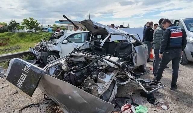 Kırıkkale'de Trafik Kazasında Aynı Aileden 3 Kişi Hayatını Kaybetti