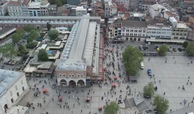 Kurban Bayramı Öncesi Eminönü'nde Alışveriş Yoğunluğu
