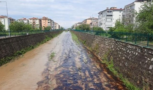 Muş'ta Taşkın Riski Nedeniyle Tarihi Alanlara Girişler 10 Günlüğüne Yasaklandı