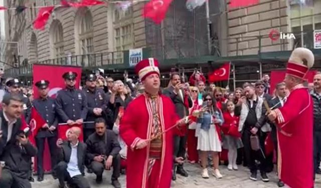 New York'ta Türk Günü Yürüyüşü ve Mehteran Gösterisi Yoğun İlgi Gördü