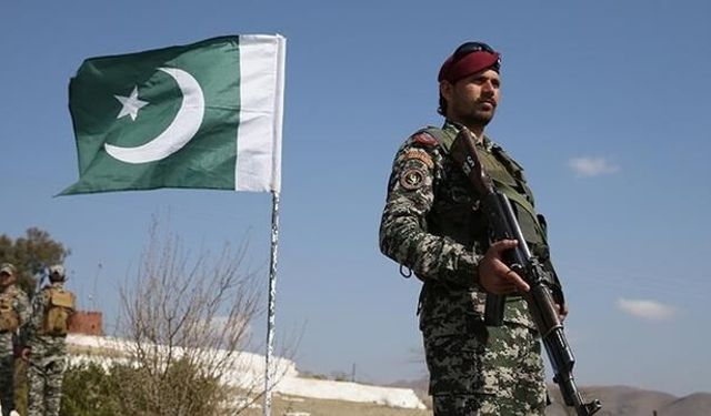 Pakistan'da Kuzey Veziristan'da Operasyon: 22 Militan Öldürüldü