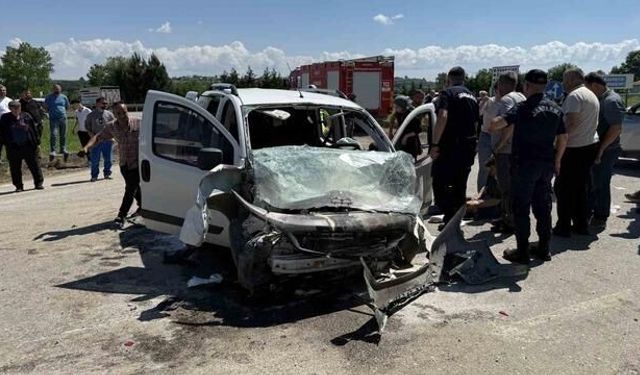 Sakarya'da Trafik Kazasında 3'ü Çocuk 7 Kişi Yaralandı