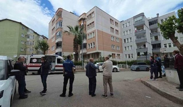 Samsun'da Genç Kadın Balkondan Bağırdı, 2 Saatlik İkna Çabası Sonunda Kapıyı Açtı