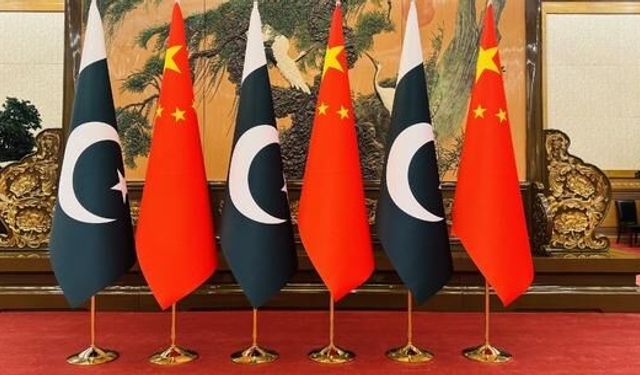 Şi Cinping, Pakistan Başbakanı Şahbaz Şerif'i Pekin'de Ağırladı