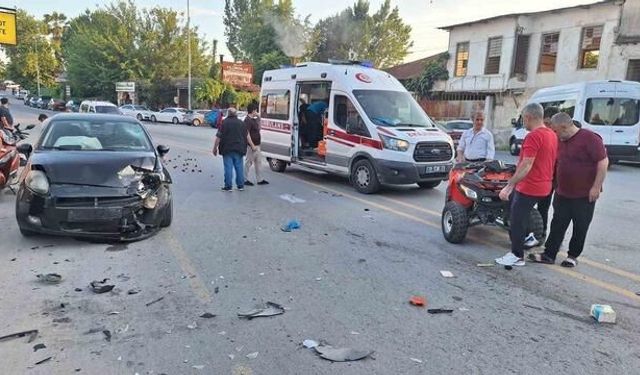 Tarsus'ta Otomobille Çarpışan ATV Sürücüsü Yaralandı