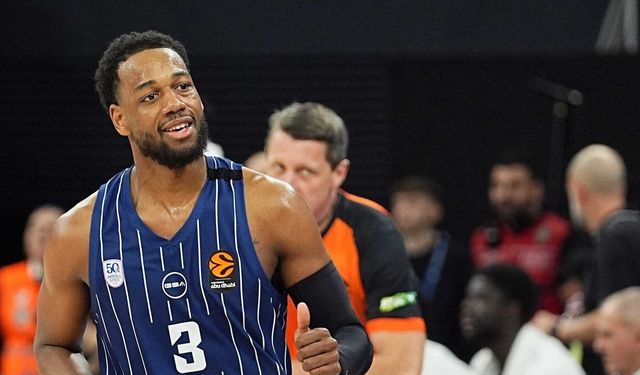 Anadolu Efes, Jordan Loyd ile Sözleşmesini Uzattı