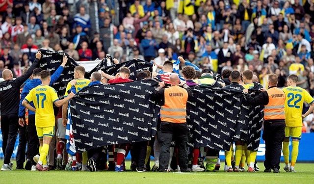 Christian Eriksen Hazırlık Maçında Rahatsızlandı