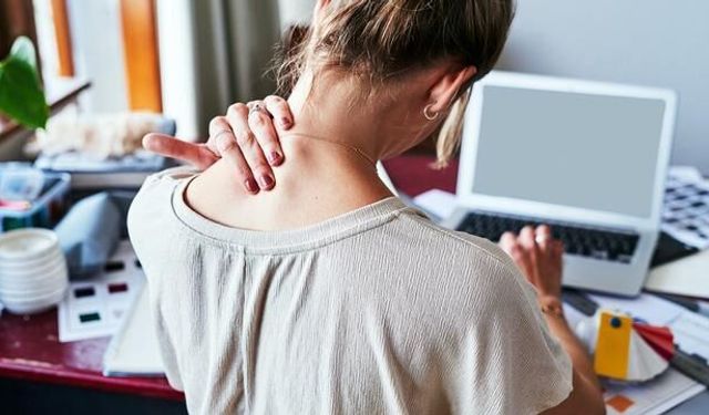 Geçmeyen Baş Ağrısının Nedeni Boyun Kaslarındaki Gerginlik Olabilir