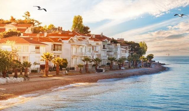 İstanbul'da Denize Girilebilecek 95 Güvenli Nokta Belirlendi