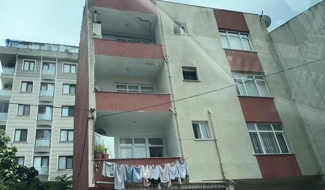 Kağıthane'de Aile Binasının Kömürlüğünde 9,5 Kilo Uyuşturucu Ele Geçirildi