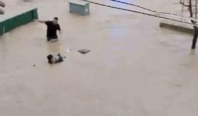 Kırşehir'de Sel Sularına Kapılan Yaşlı Adam Son Anda Kurtarıldı