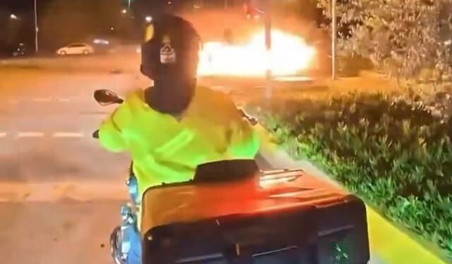 Maltepe Sahili'nde İki Otomobil Çarpıştı: 4 Yaralı, Araç Alev Aldı
