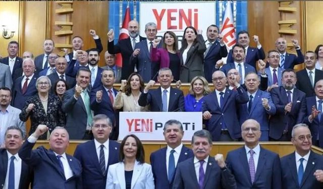 CHP İstanbul İl Yönetimi ve 36 İlçe Başkanı Yeni Parti'ye Geçiş İçin İstifa Etti
