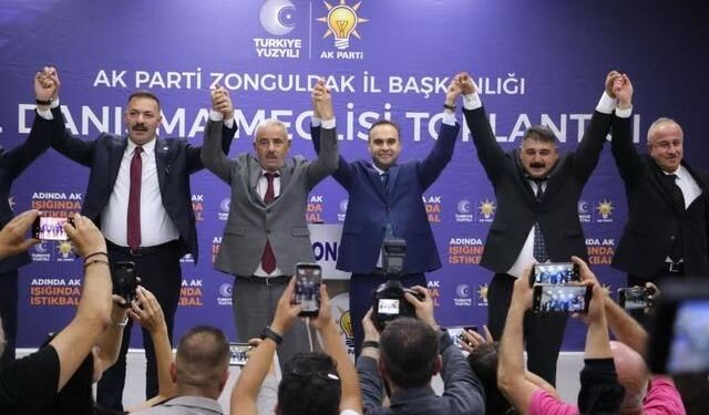 CHP'den istifa eden iki meclis üyesi AK Parti'ye katıldı