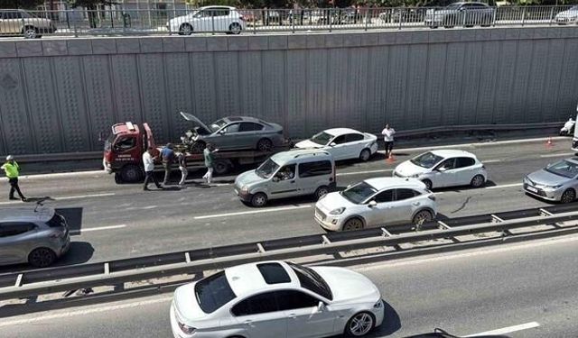 Eskişehir Çevre Yolu'nda Zincirleme Kaza: 2 Kişi Yaralandı