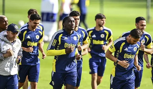 Fenerbahçe'de N'Golo Kanté Sağlık Kontrolünden Geçti, Sidiki Cherif Kamp Kadrosunda Yok