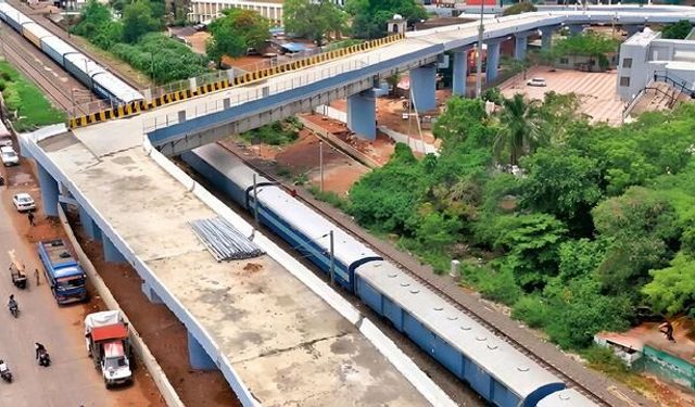 Hindistan'da Tartışmalı Köprü Tasarımı Sonrası 7 Mühendis Görevden Alındı