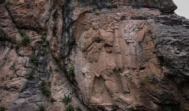 İvriz Kaya Kabartması: Dünyanın İlk Yazılı Tarım Anıtı Binlerce Yıldır Korunuyor