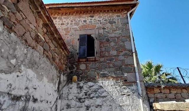 İzmir Bergama'da 220 Yıllık Tarihi Fransız Katolik Şapeli Satışta