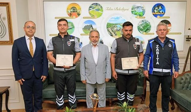 Kayseri'de Bulunan 700 Bin TL Değerindeki Altın ve Döviz Sahiplerine Teslim Edildi