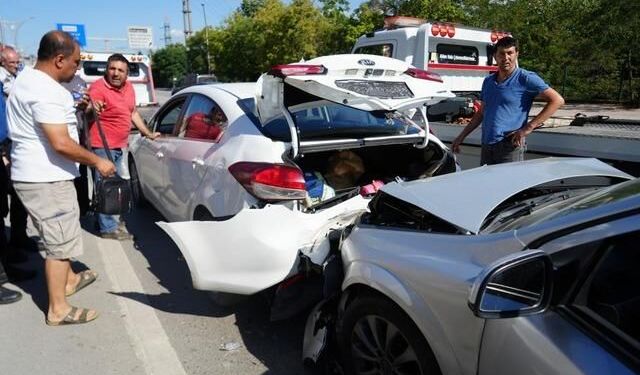 Kocaeli D100 Karayolu'nda Zincirleme Kaza: 3 Yaralı